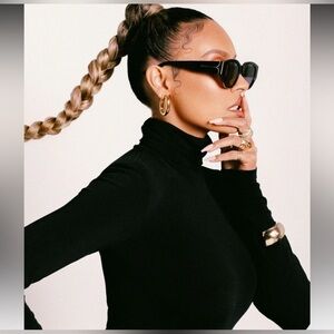 Dezi Black Charge It  Sunglasses